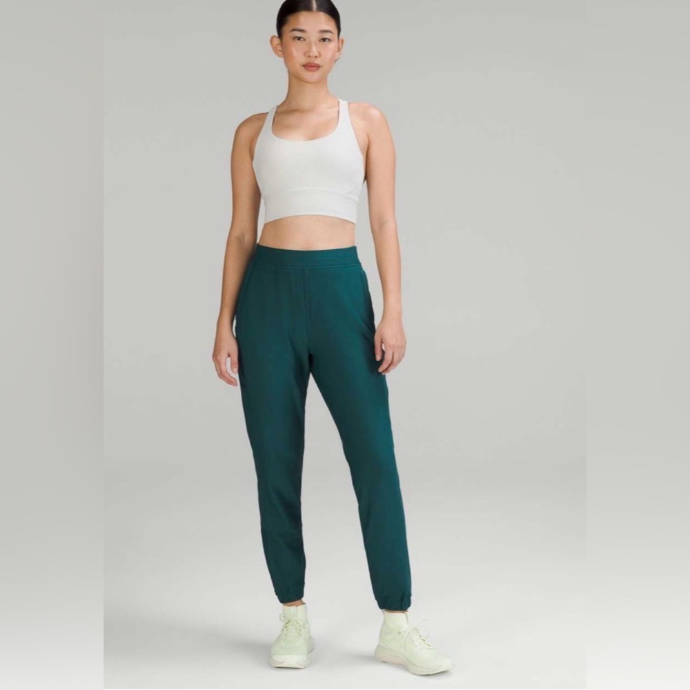 L-109 Lululemon Adapted State High-Rise Jogger 
Green Jasper